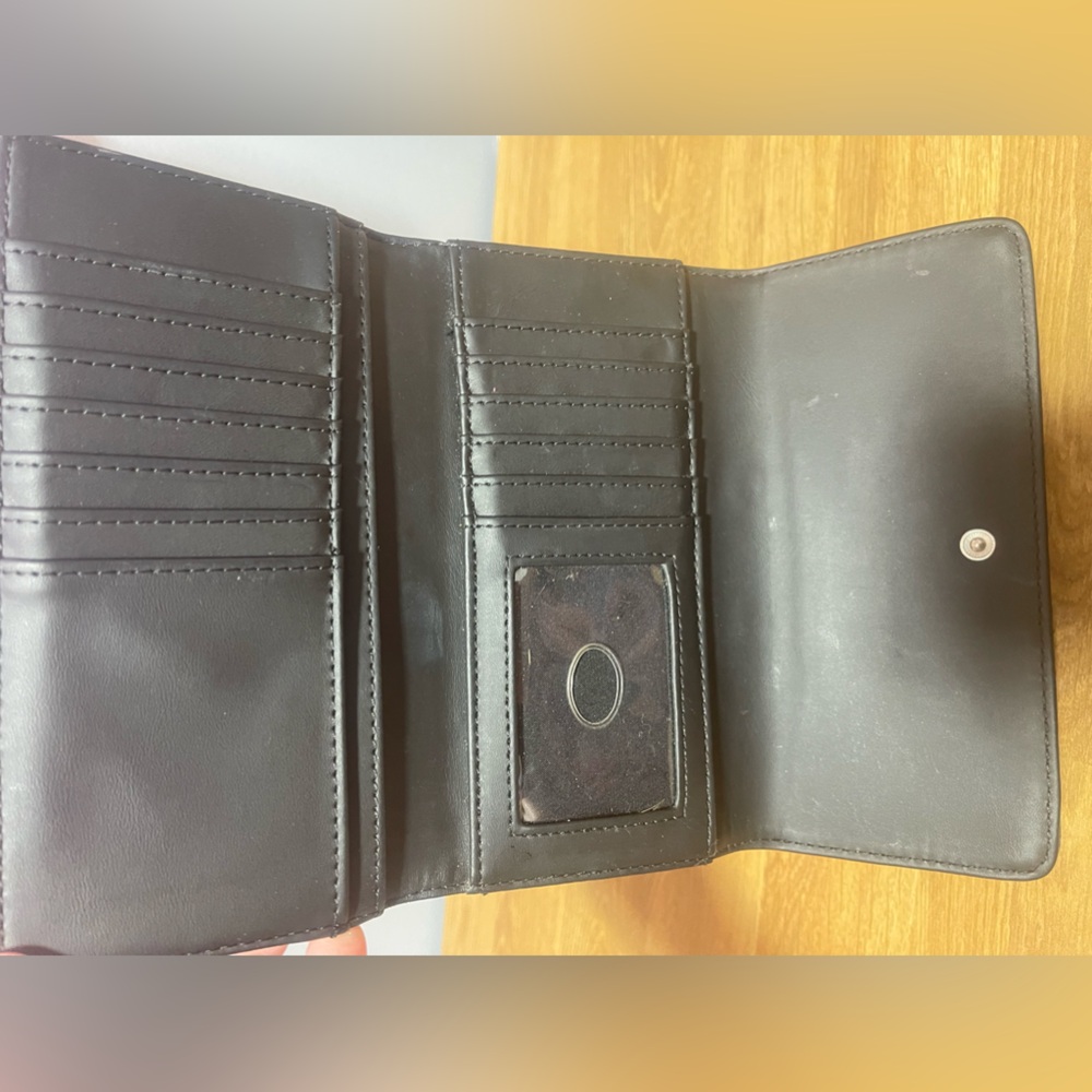Guess wallet - Picture 3 of 5